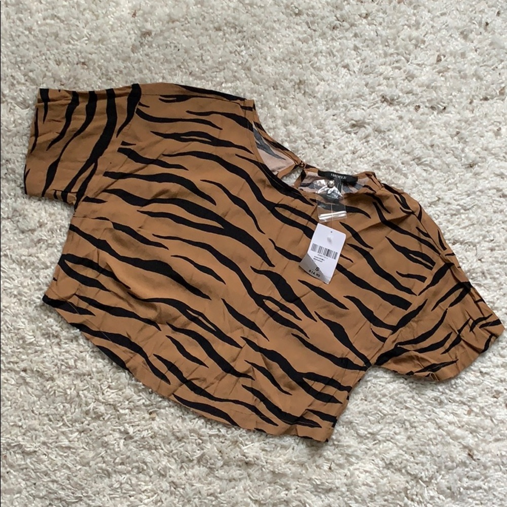 NWT Forever 21 cropped tiger print shirt S